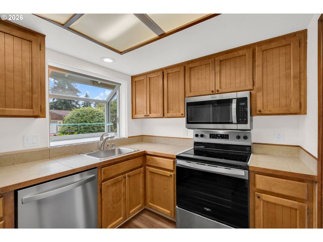2406 Se BALBOA Dr, Vancouver, WA 98683