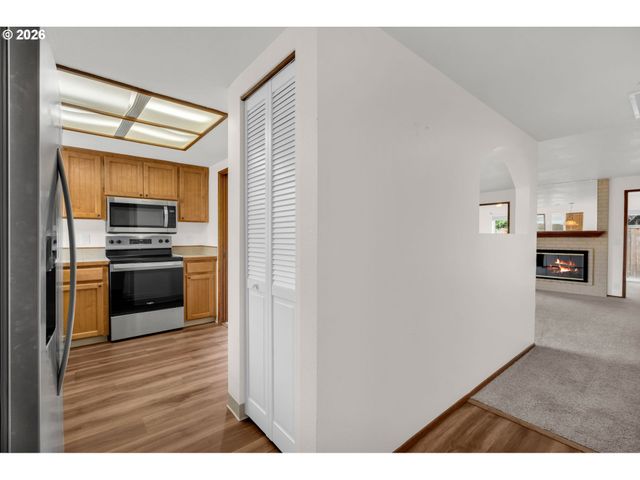2406 Se BALBOA Dr, Vancouver, WA 98683