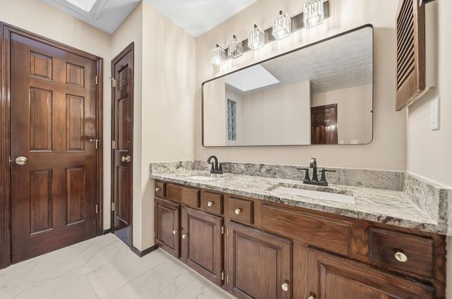 5301 Aryshire Drive, Dublin, OH 43017
