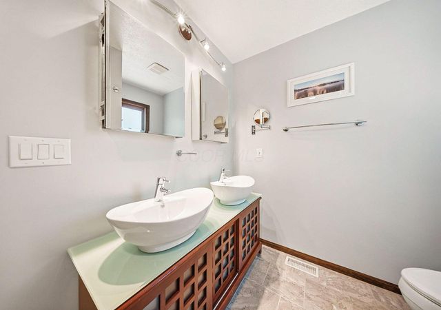 5301 Aryshire Drive, Dublin, OH 43017