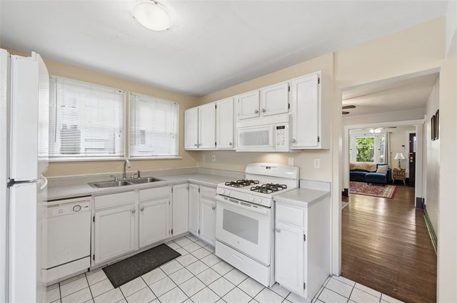 403 W Hutchinson, Regent Square, PA 15218