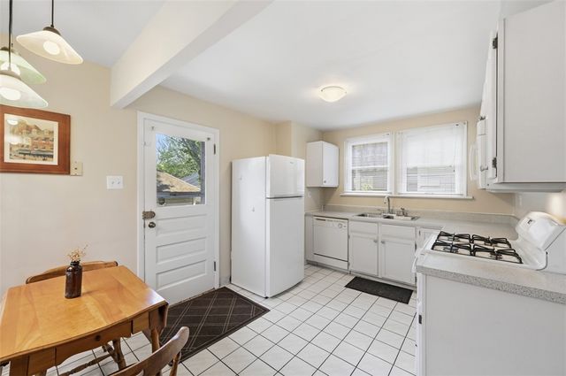 403 W Hutchinson, Regent Square, PA 15218