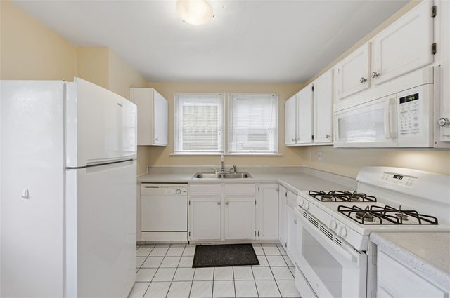 403 W Hutchinson, Regent Square, PA 15218