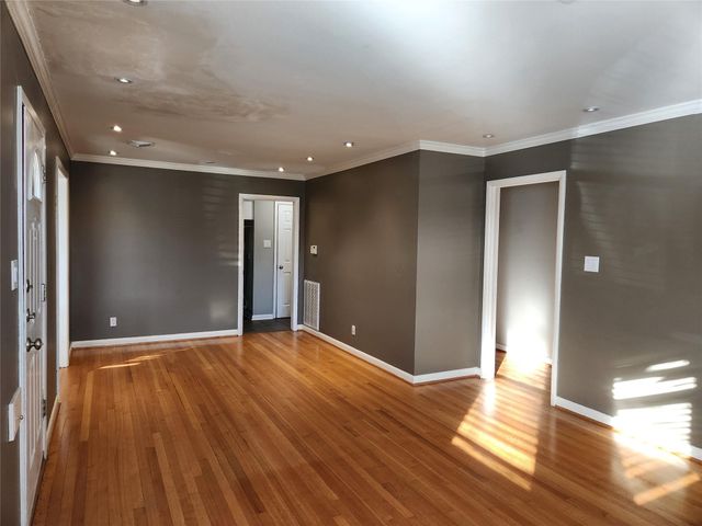 6418 Woodbrook Lane, Houston, TX 77008