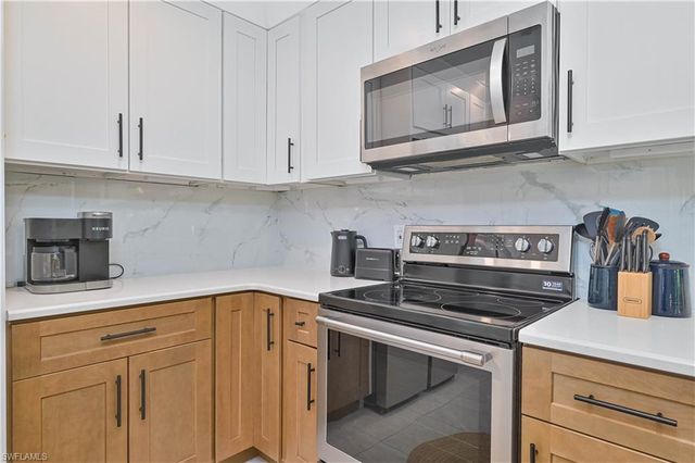6386 Royal Woods DR, Fort Myers, FL 33908