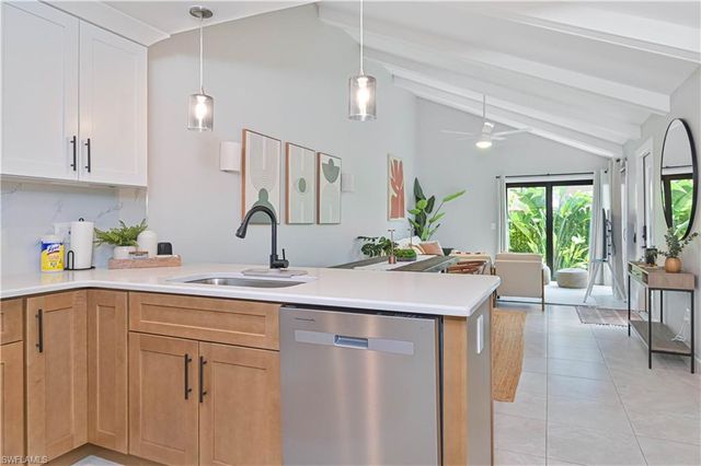 6386 Royal Woods DR, Fort Myers, FL 33908