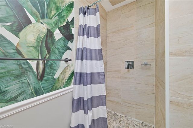 6386 Royal Woods DR, Fort Myers, FL 33908