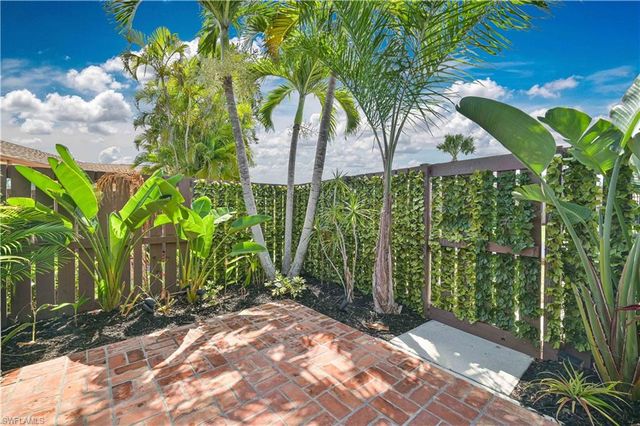 6386 Royal Woods DR, Fort Myers, FL 33908