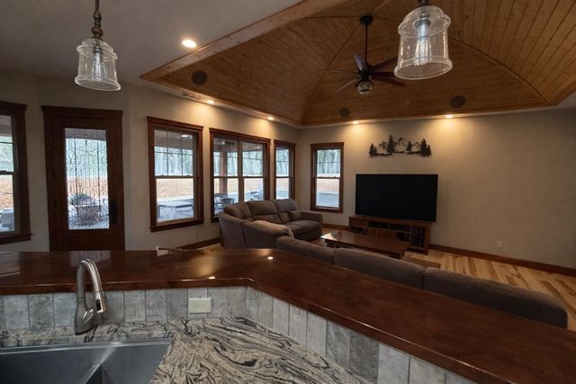 3331 Gumlog Road, Young Harris, GA 30582