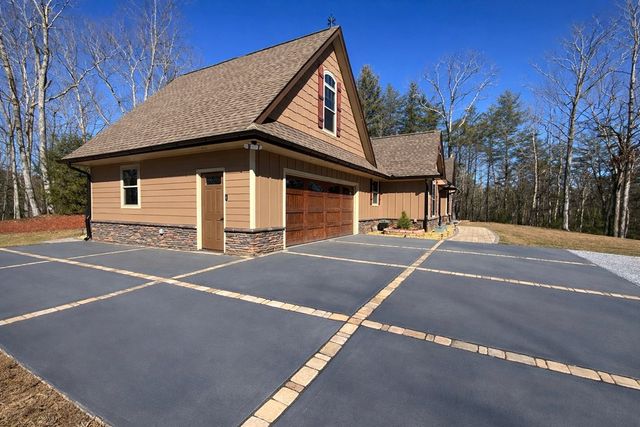 3331 Gumlog Road, Young Harris, GA 30582