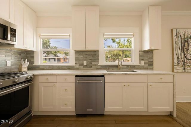1677 N Sierra Bonita Avenue, Pasadena, CA 91104