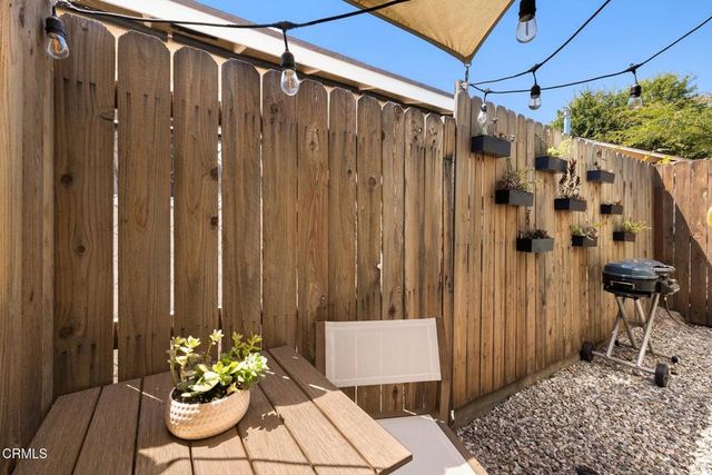1677 N Sierra Bonita Avenue, Pasadena, CA 91104