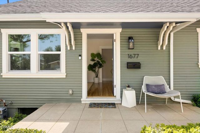 1677 N Sierra Bonita Avenue, Pasadena, CA 91104