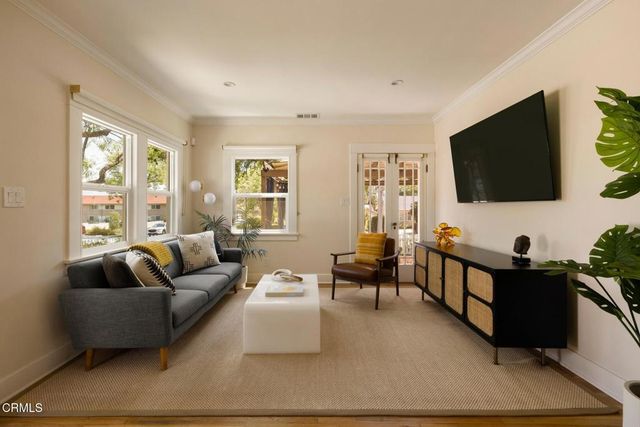 1677 N Sierra Bonita Avenue, Pasadena, CA 91104