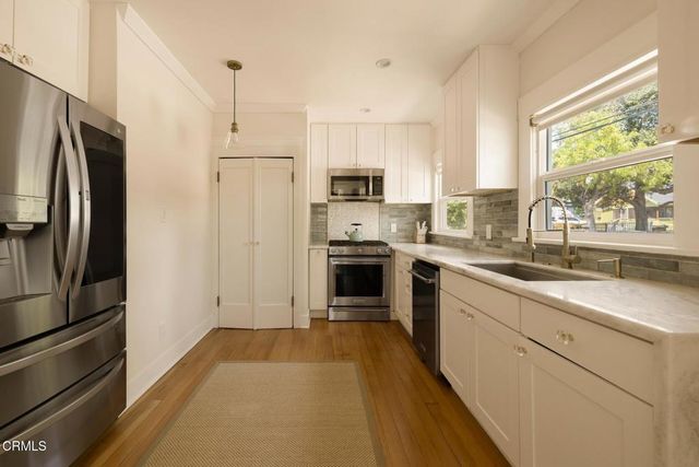 1677 N Sierra Bonita Avenue, Pasadena, CA 91104