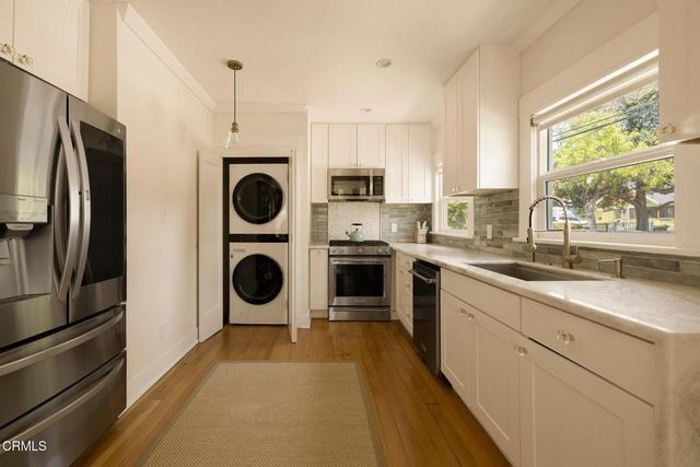 1677 N Sierra Bonita Avenue, Pasadena, CA 91104
