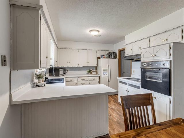 113 Oakside Drive, Moore, OK 73160