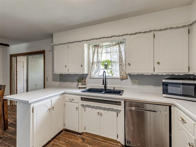 113 Oakside Drive, Moore, OK 73160