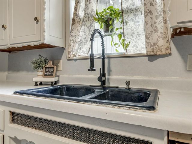 113 Oakside Drive, Moore, OK 73160