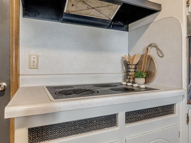 113 Oakside Drive, Moore, OK 73160