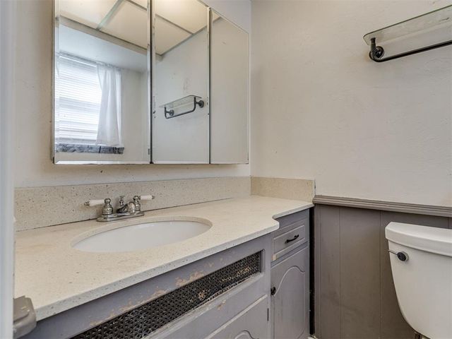 113 Oakside Drive, Moore, OK 73160