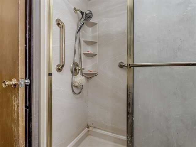 113 Oakside Drive, Moore, OK 73160