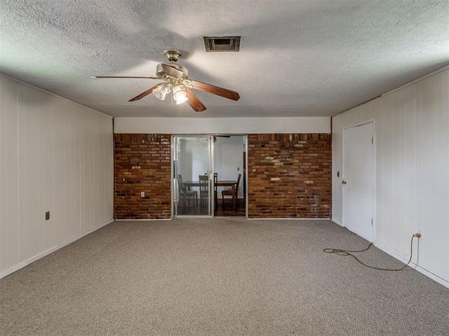 113 Oakside Drive, Moore, OK 73160