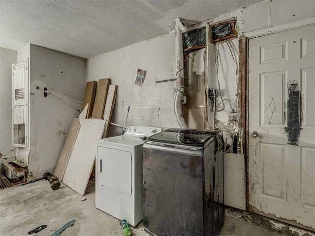 113 Oakside Drive, Moore, OK 73160