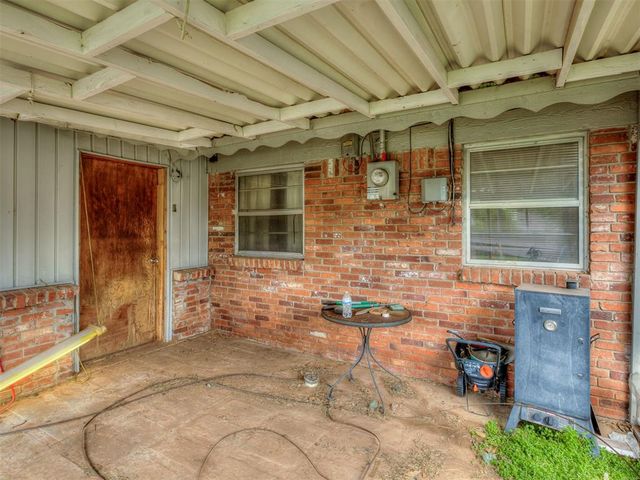 113 Oakside Drive, Moore, OK 73160