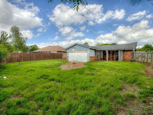 113 Oakside Drive, Moore, OK 73160