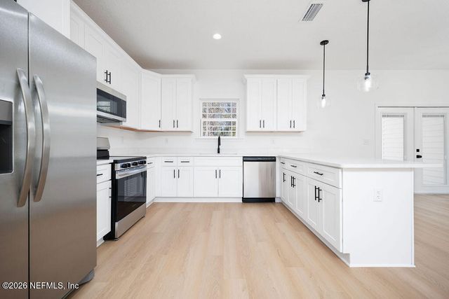 2410 DAISY Street, Middleburg, FL 32068