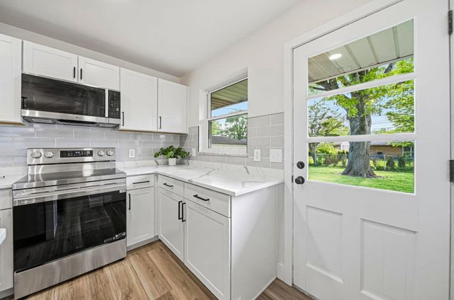1301 Bernhard Road, Columbus, OH 43227