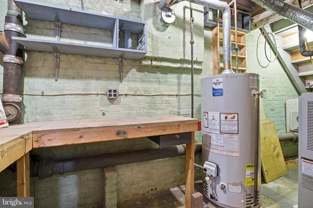 16 SENECA ST, Essington, PA 19029