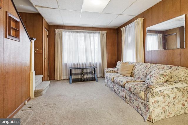 16 SENECA ST, Essington, PA 19029