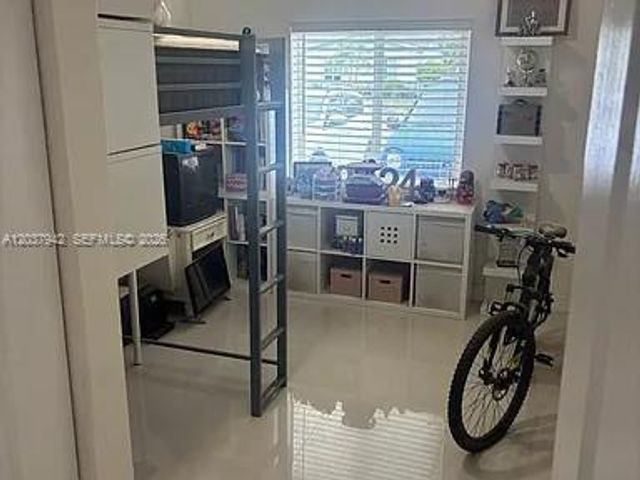 12500 SW 104th Ter, Miami, FL 33186