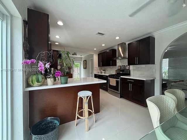 12500 SW 104th Ter, Miami, FL 33186