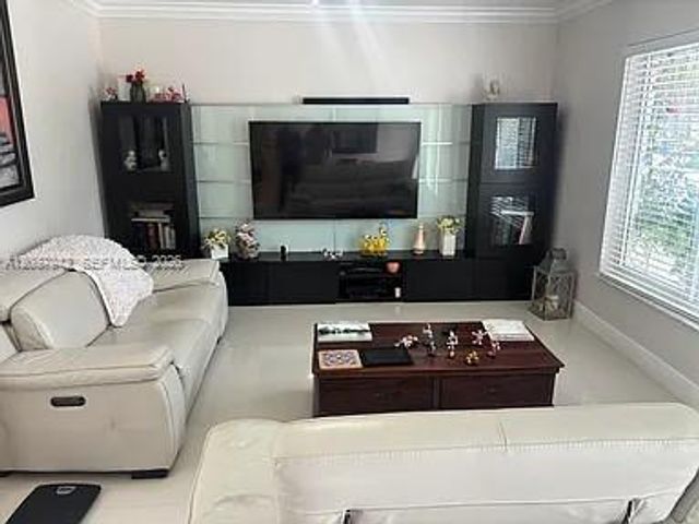 12500 SW 104th Ter, Miami, FL 33186