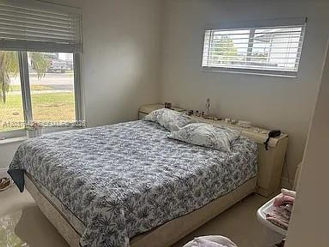 12500 SW 104th Ter, Miami, FL 33186