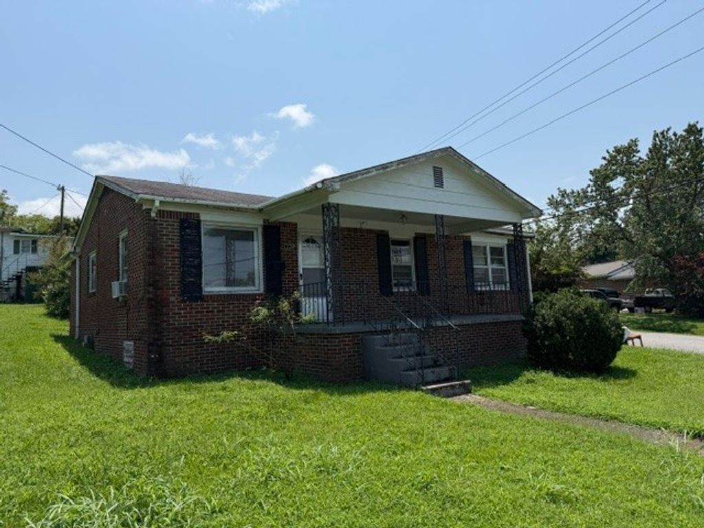 1226 McDonald St, Fayetteville, TN 37334