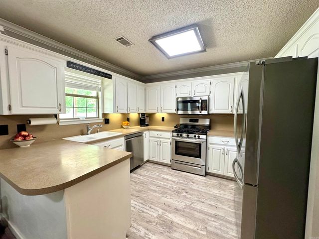 921 Fox Ridge Drive, Benton, AR 72019