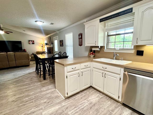 921 Fox Ridge Drive, Benton, AR 72019