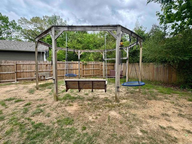 921 Fox Ridge Drive, Benton, AR 72019