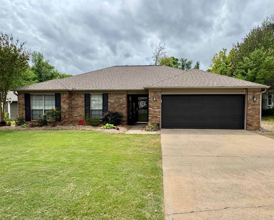 921 Fox Ridge Drive, Benton, AR 72019