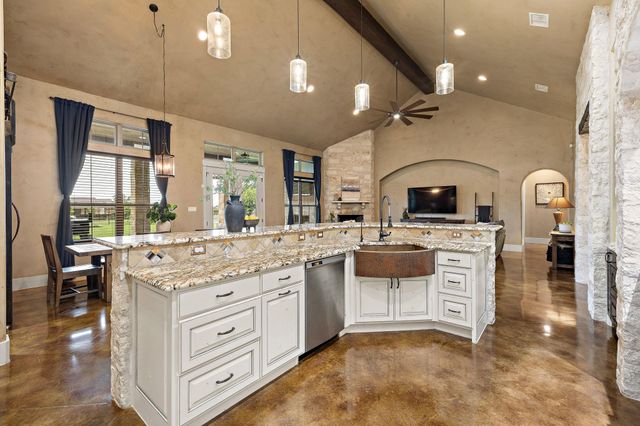 201 Eagle Valley LN, Liberty Hill, TX 78642
