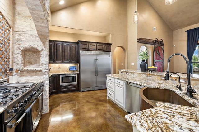 201 Eagle Valley LN, Liberty Hill, TX 78642