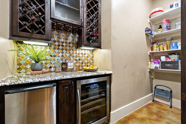 201 Eagle Valley LN, Liberty Hill, TX 78642