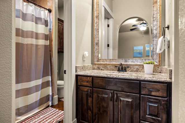 201 Eagle Valley LN, Liberty Hill, TX 78642