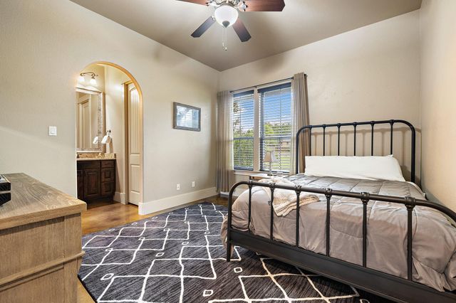 201 Eagle Valley LN, Liberty Hill, TX 78642