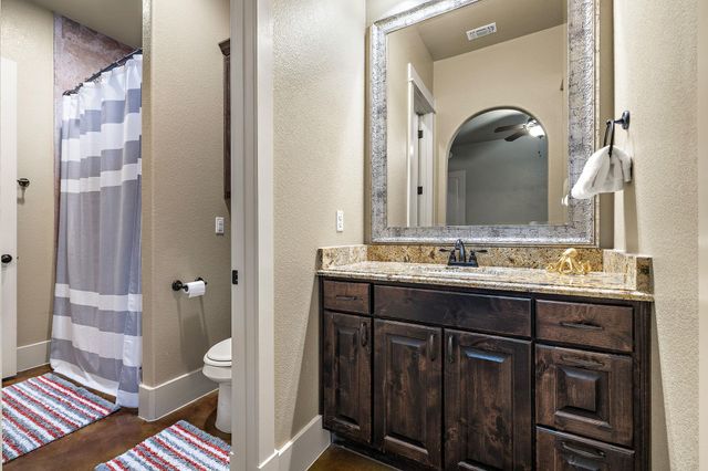 201 Eagle Valley LN, Liberty Hill, TX 78642