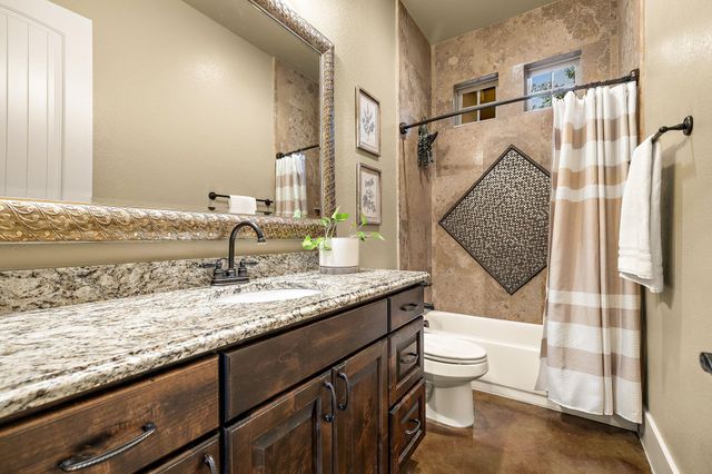 201 Eagle Valley LN, Liberty Hill, TX 78642